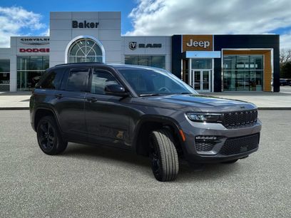 Used 2025 Jeep Grand Cherokee Limited w/ Black Appearance Package