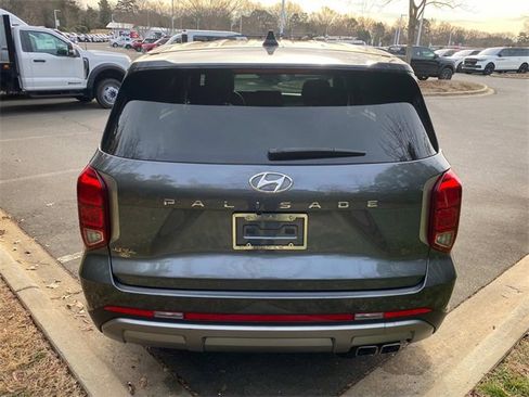 Used 2023 Hyundai Palisade SE image 32