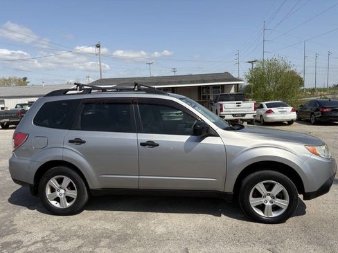 Used 2011 Subaru Forester 2.5X w/ Alloy Wheel Value Pkg image 6