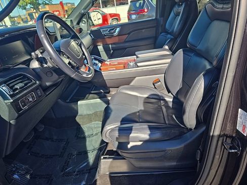 Used 2024 Lincoln Navigator L 4WD image 12