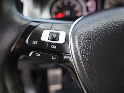 Used 2017 Volkswagen Golf S image 24