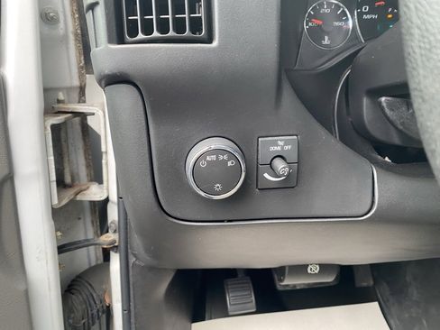 Used 2015 Chevrolet Express 2500 LT w/ LT Preferred Equipment Group image 12