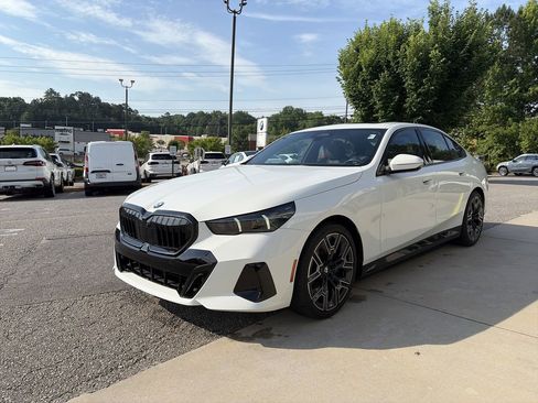 Certified 2024 BMW 530i w/ M Sport Package RWD image 4