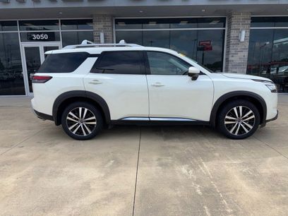 Used 2024 Nissan Pathfinder Platinum w/ Cargo Package