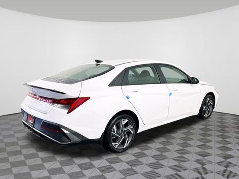 New 2025 Hyundai Elantra SEL FWD image 30