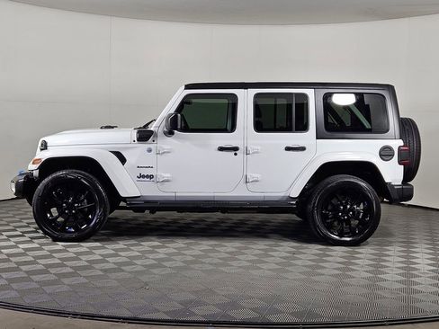 Used 2023 Jeep Wrangler Unlimited Sahara AWD/4WD image 3