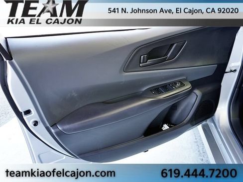 Used 2025 Toyota Prius LE FWD image 23