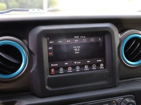 Used 2023 Jeep Gladiator Sport w/ Off Road Group AWD/4WD image 16