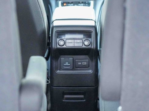 Used 2021 GMC Acadia SLE w/ Driver Convenience Package image 13