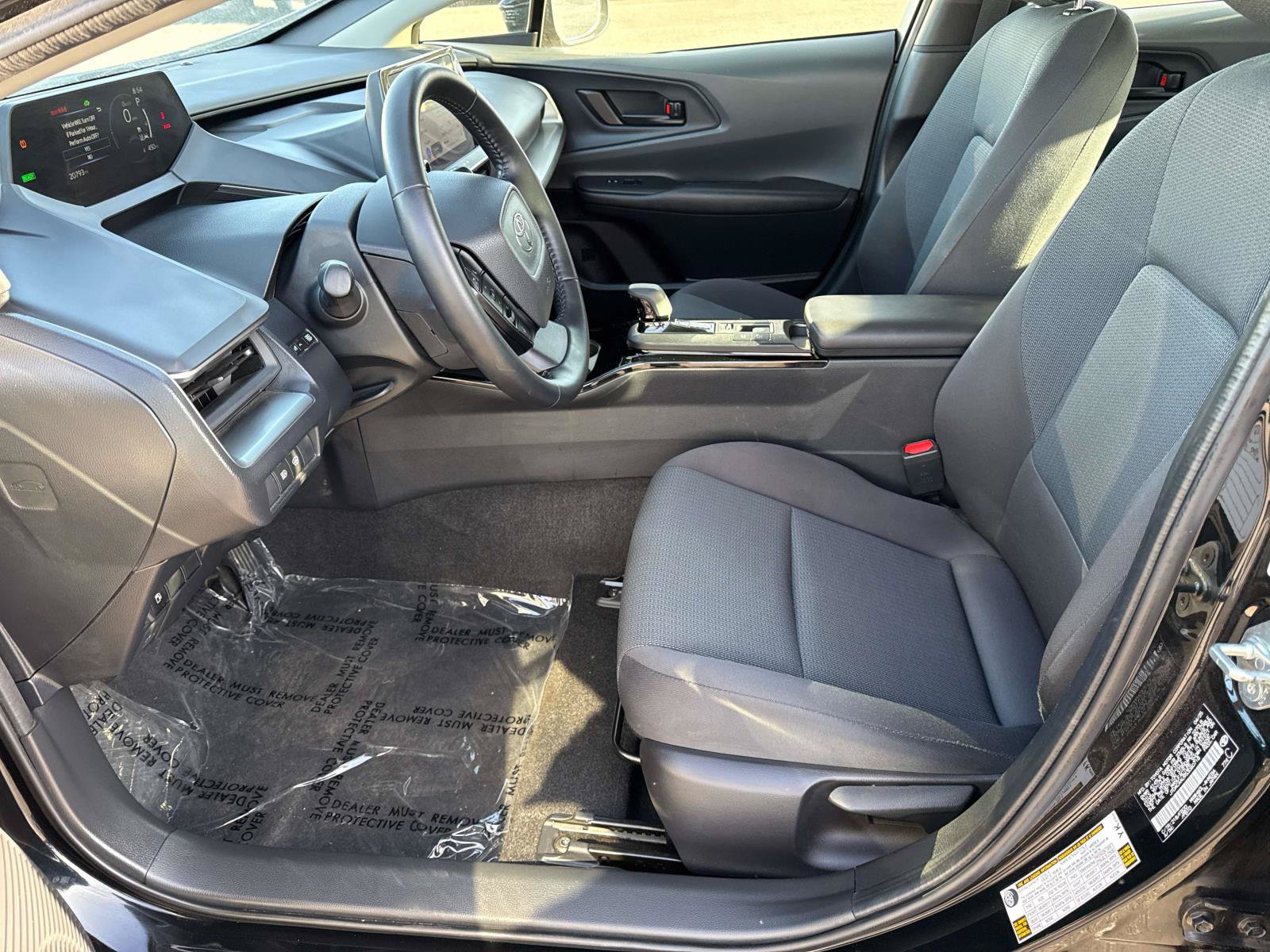 Used 2025 Toyota Prius LE FWD image 12