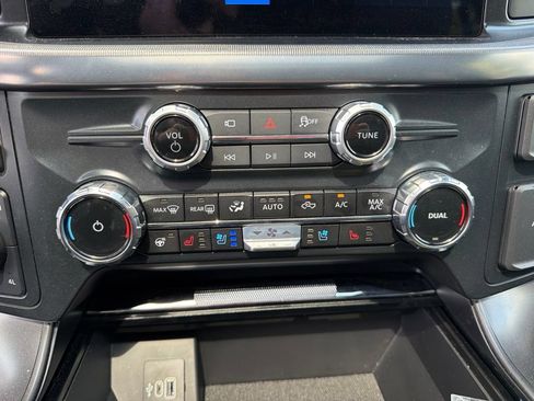 Used 2025 Ford F150 Lariat AWD/4WD image 16