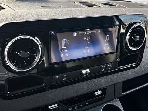 Used 2025 Mercedes-Benz Sprinter 2500 image 15