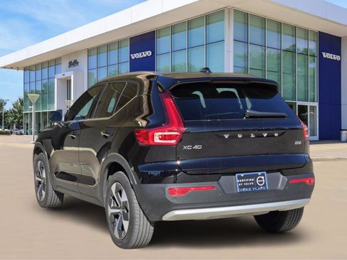 Used 2025 Volvo XC40 B5 Core w/ Protection Package Premier image 4