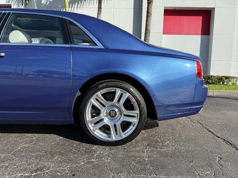 Used 2015 Rolls-Royce Ghost image 14
