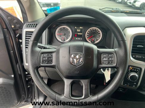 Used 2016 RAM 1500 Classic SLT AWD/4WD image 12