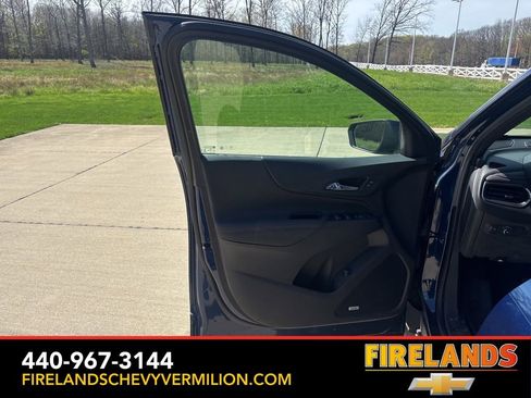 Used 2022 Chevrolet Equinox RS w/ RS Leather Package image 12