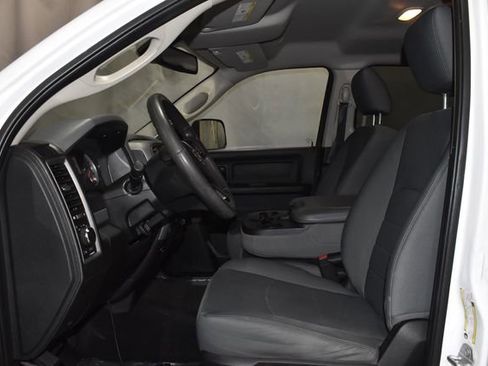 Used 2018 RAM 2500 Tradesman w/ Chrome Appearance Group image 13