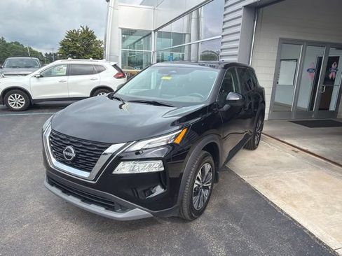 Used 2023 Nissan Rogue SV AWD/4WD image 2