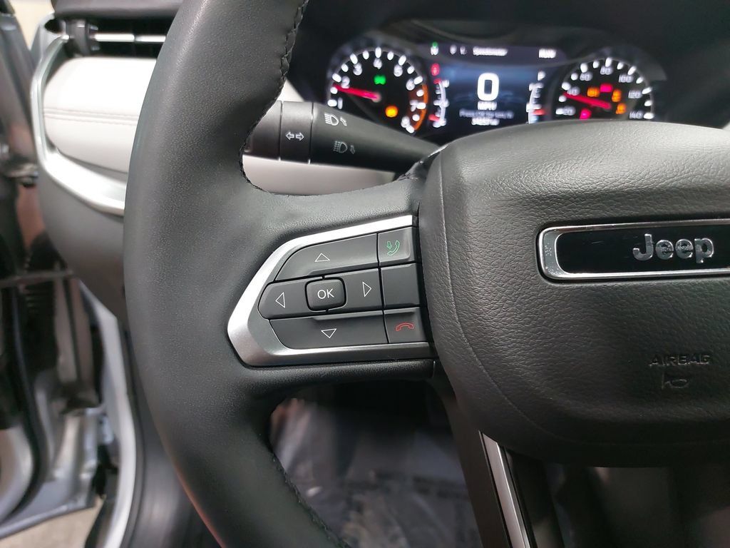 Used 2025 Jeep Compass Limited AWD/4WD image 16