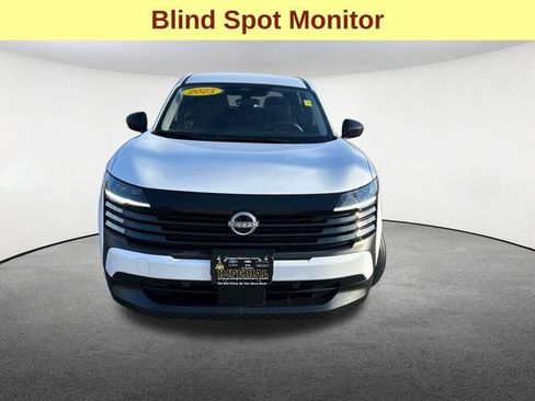 Used 2025 Nissan Kicks S image 4