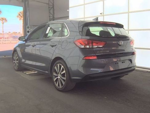 Used 2018 Hyundai Elantra GT image 4