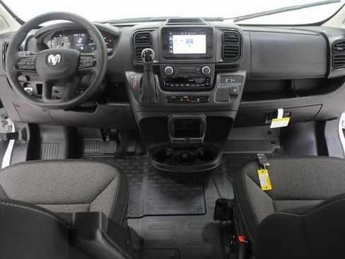 Used 2025 RAM ProMaster 2500 w/ Convenience Group image 9