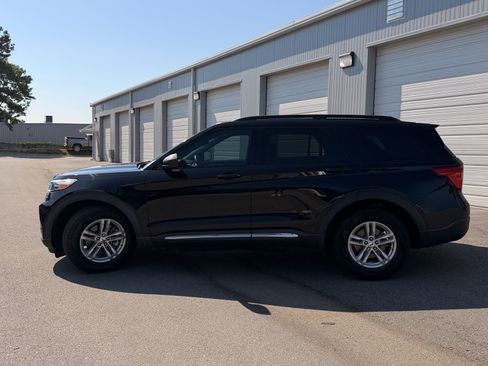 Used 2021 Ford Explorer XLT RWD image 9