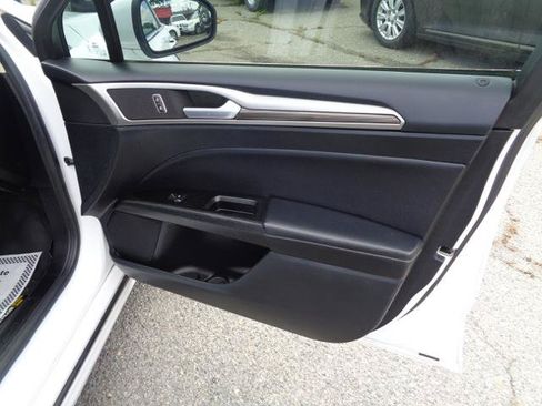 Used 2020 Ford Fusion SEL FWD image 35