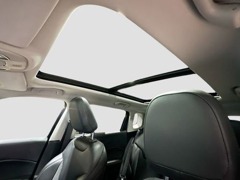 Used 2019 Jeep Compass Latitude w/ Cold Weather Group AWD/4WD image 19