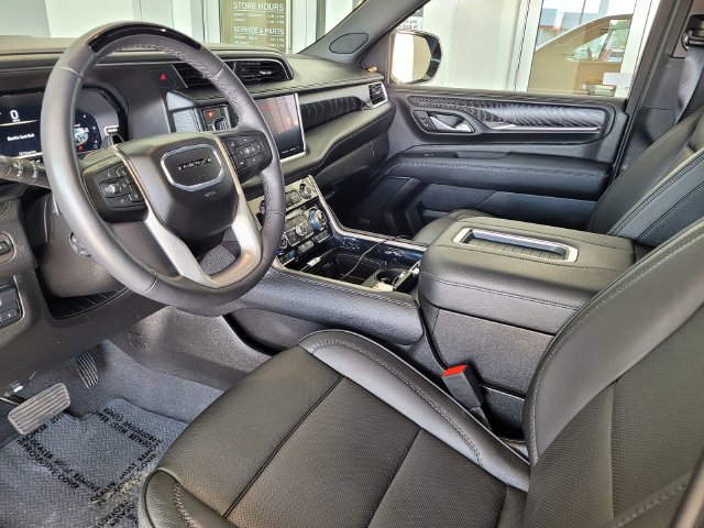 Used 2024 GMC Yukon Denali w/ Advanced Technology Package AWD/4WD image 10