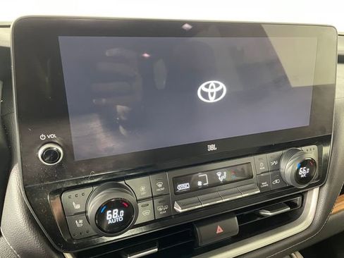 Used 2024 Toyota Grand Highlander FWD image 7