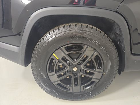Used 2024 Rivian R1T Adventure Dual AWD/4WD image 12