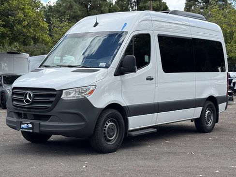 Used 2024 Mercedes-Benz Sprinter 2500 image 2
