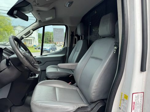 Used 2017 Ford Transit 150 130 Low Roof RWD image 22