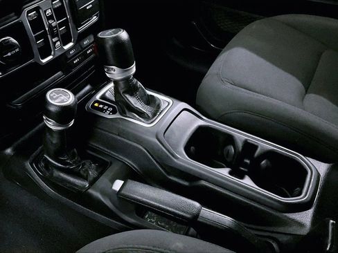 Used 2020 Jeep Gladiator Sport w/ Quick Order Package 24S image 17