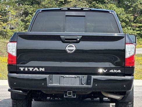 Used 2023 Nissan Titan SV w/ SV Convenience Package image 4