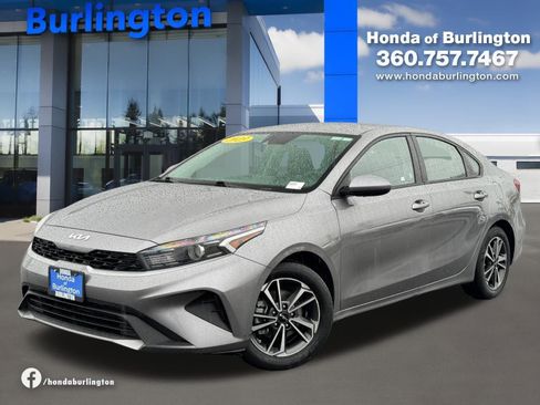 Used 2023 Kia Forte LXS image 1