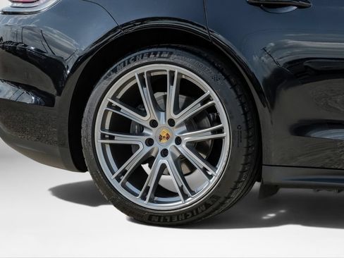 Used 2019 Porsche Panamera 4 AWD/4WD image 60