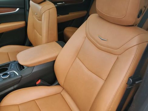 Certified 2024 Cadillac XT5 Premium Luxury w/ LPO, Floor Liner Package AWD/4WD image 27