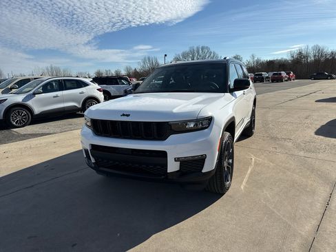 New 2025 Jeep Grand Cherokee L Limited image 17