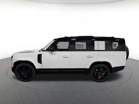 New 2026 Land Rover Defender 130 X-Dynamic SE AWD/4WD image 2