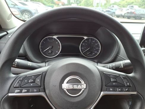 Used 2025 Nissan Sentra SV FWD image 14