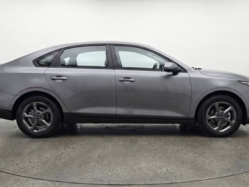 Used 2025 Kia K4 LXS FWD image 11