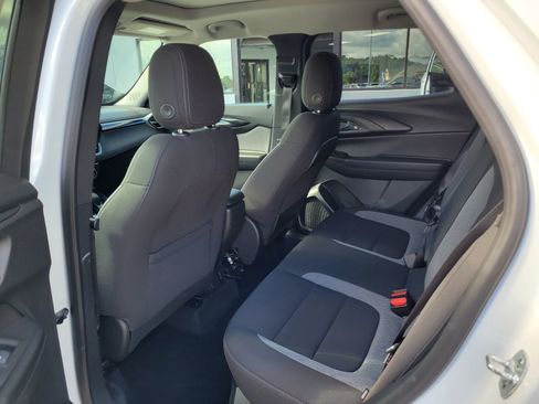 Used 2025 Chevrolet TrailBlazer LT w/ Convenience Package FWD image 13
