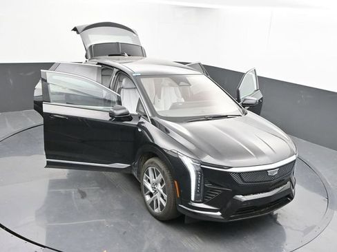 New 2025 Cadillac Optiq Luxury 1 w/ LPO, Floor Liner Package image 50