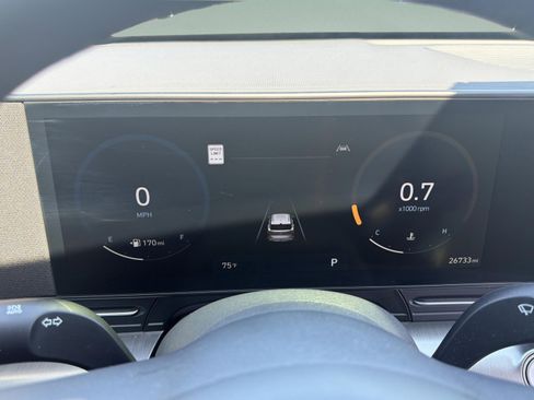 Used 2024 Hyundai Kona Limited FWD image 17