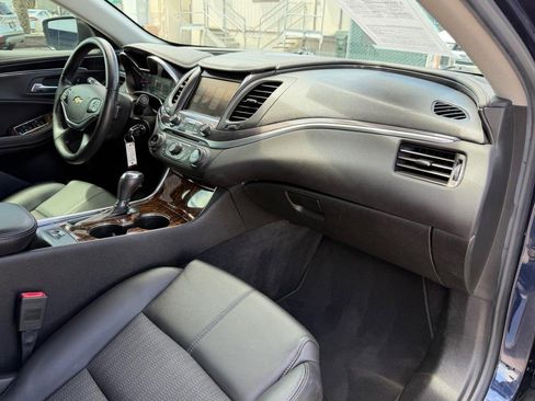 Used 2015 Chevrolet Impala LT w/ Convenience Package FWD image 20