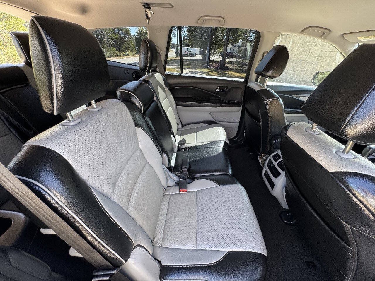 Used 2017 Honda Pilot LX image 22
