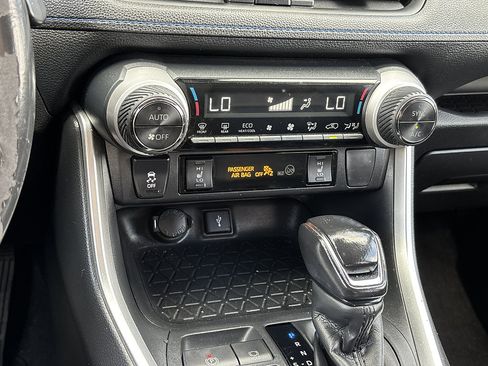 Used 2020 Toyota RAV4 XSE w/ XSE Grade Weather Package AWD/4WD image 24