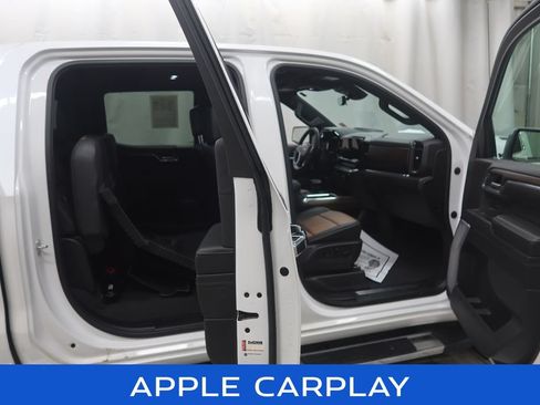Used 2024 Chevrolet Silverado 1500 High Country w/ Technology Package AWD/4WD image 9
